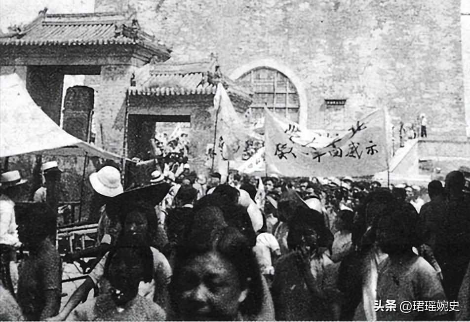 国军副师长被我军俘虏，表明*底卧**身份没人信，说暗语后直接送北平