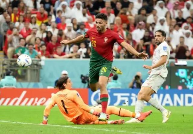 足球中帽子戏法的含义,足球帽子戏法视频讲解