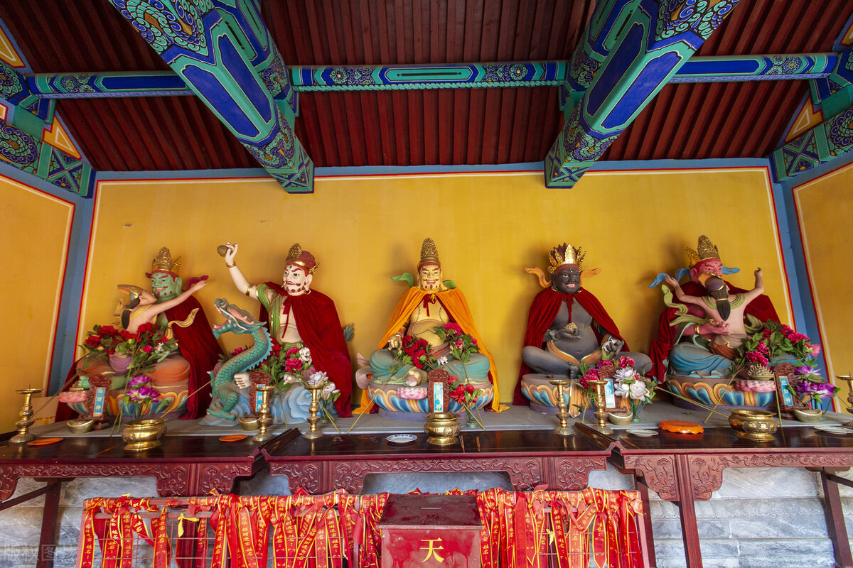 财神来到祝各位财源广进大吉大利,正月初五迎财神祝妹妹财源广进