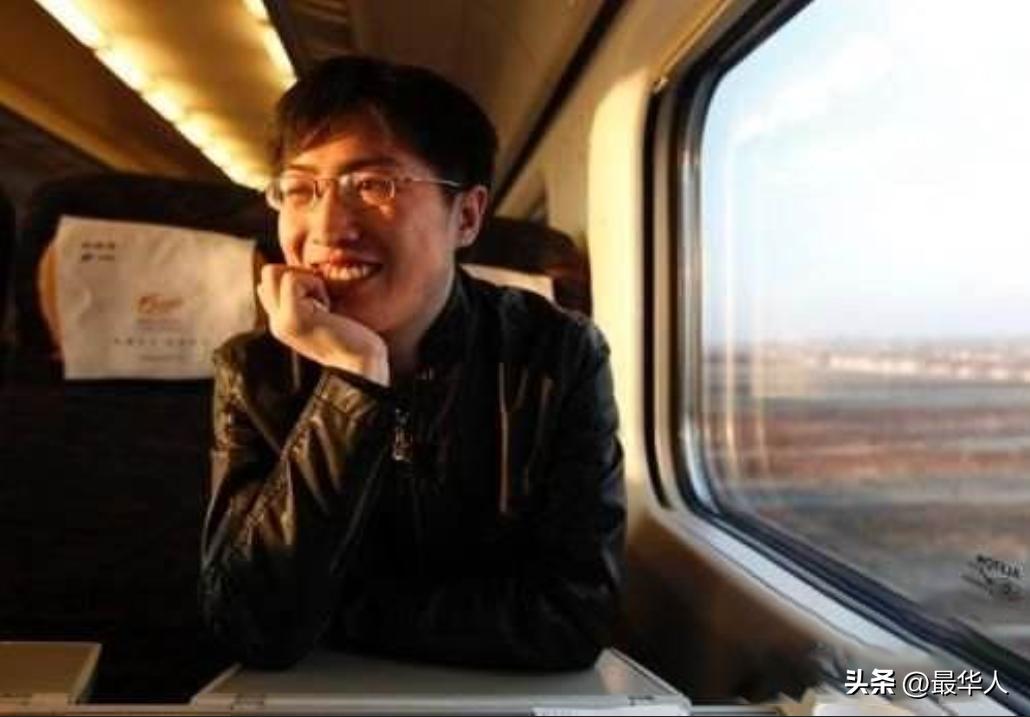 高材生4年吃住网吧,985高材生网吧虚度四年现状