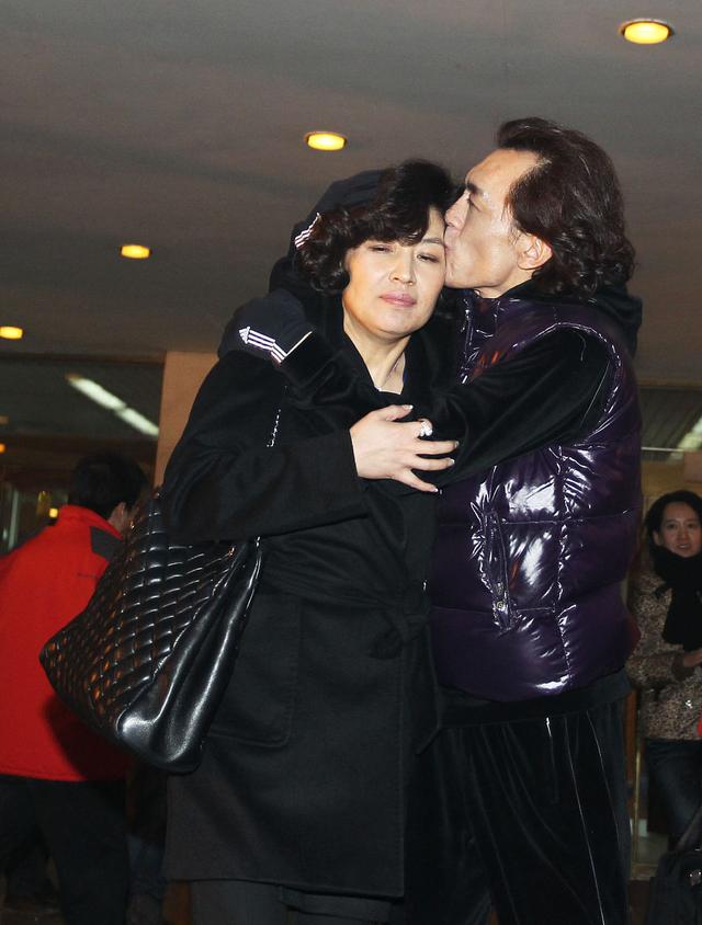 哈文悼念李咏完整版,李咏离开已经两年哈文过得还好吗