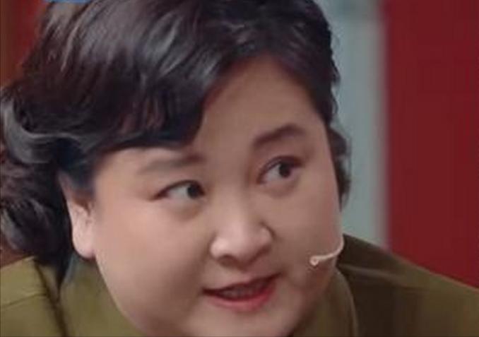 贾玲减肥前后的对比照片,贾玲减肥近照曝光