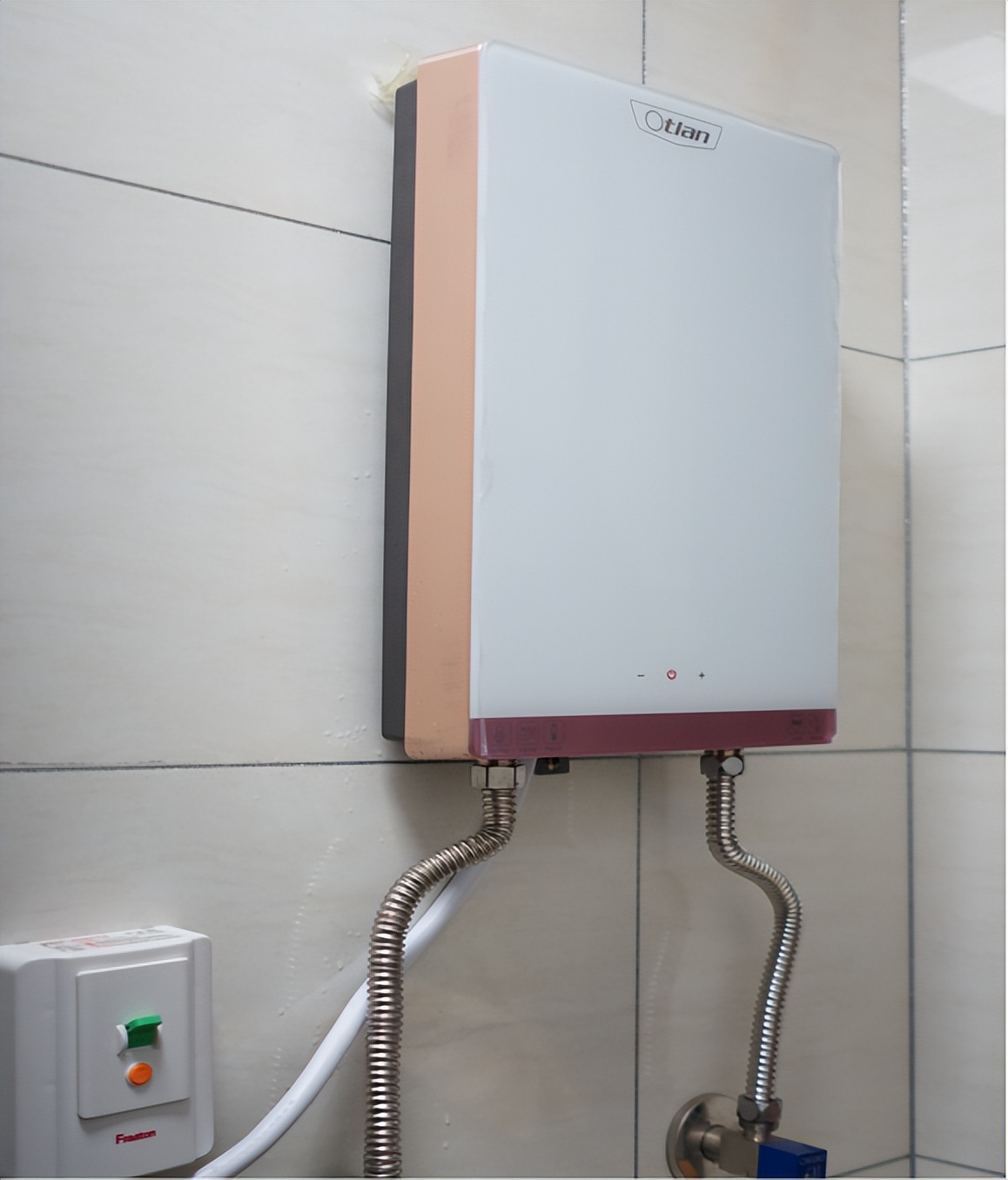 奥特朗x7-dk55b即热式电热水器,奥特朗otlan即热式电热水器