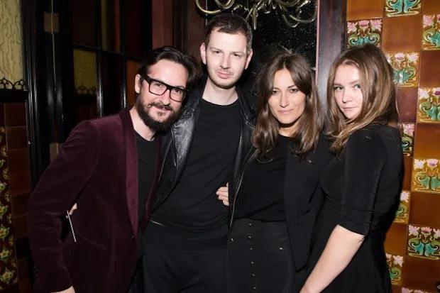 网飞疯了！狂撒32万美金，只为拍出这“纽约第一假名媛”传奇