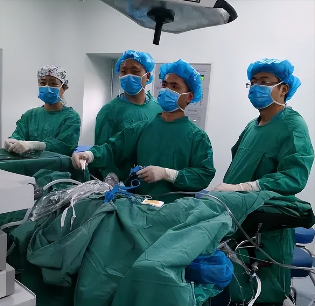 央视曝光市场“夺命毒衣服”，致癌物超标20多倍！可别再乱买了