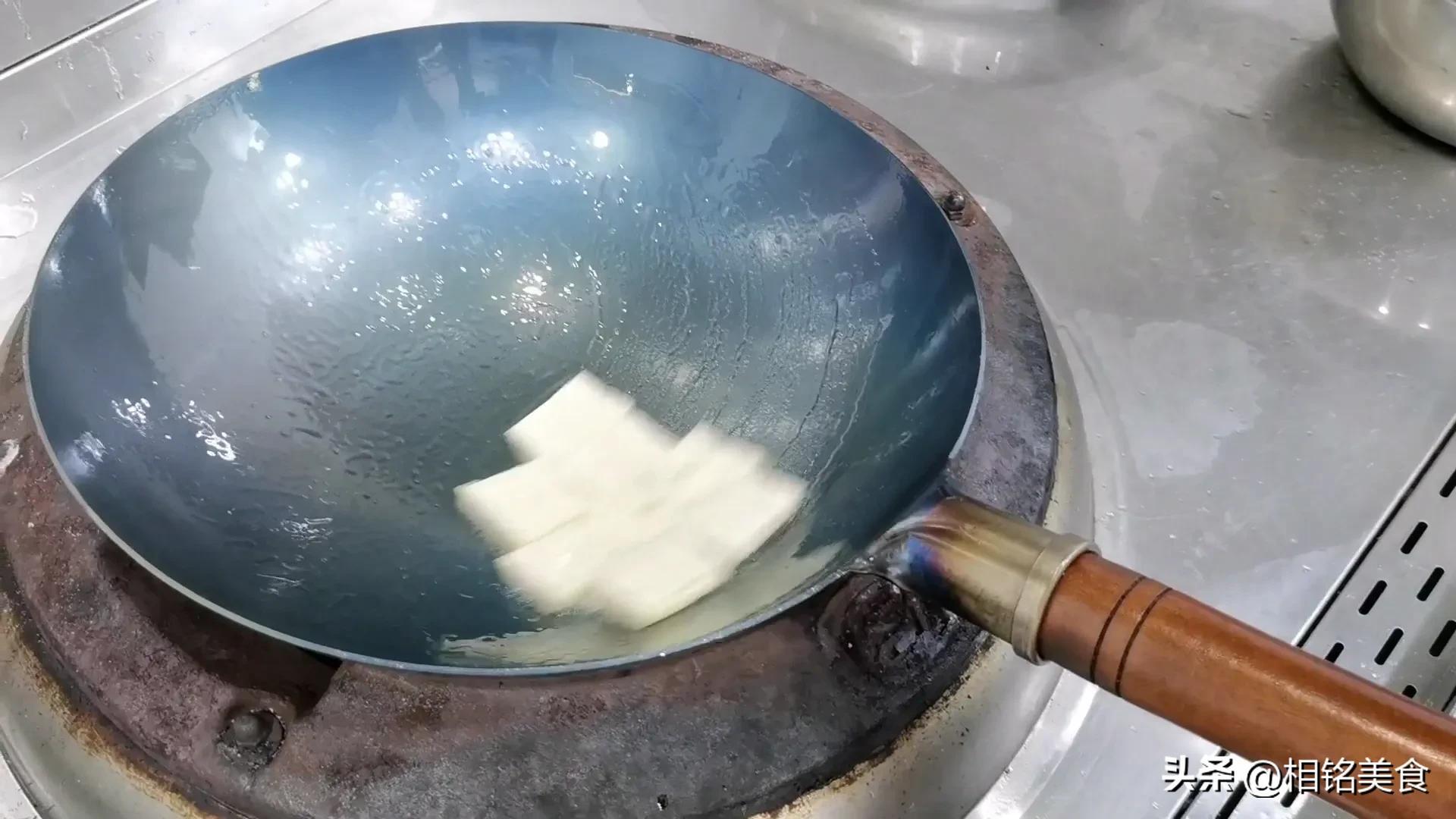 新铁锅怎样开锅小妙招视频,不粘锅的铁锅最佳开锅方法