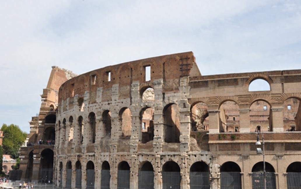 关于古罗马人从战场上得到女俘并成为奴隶后通常会做什么