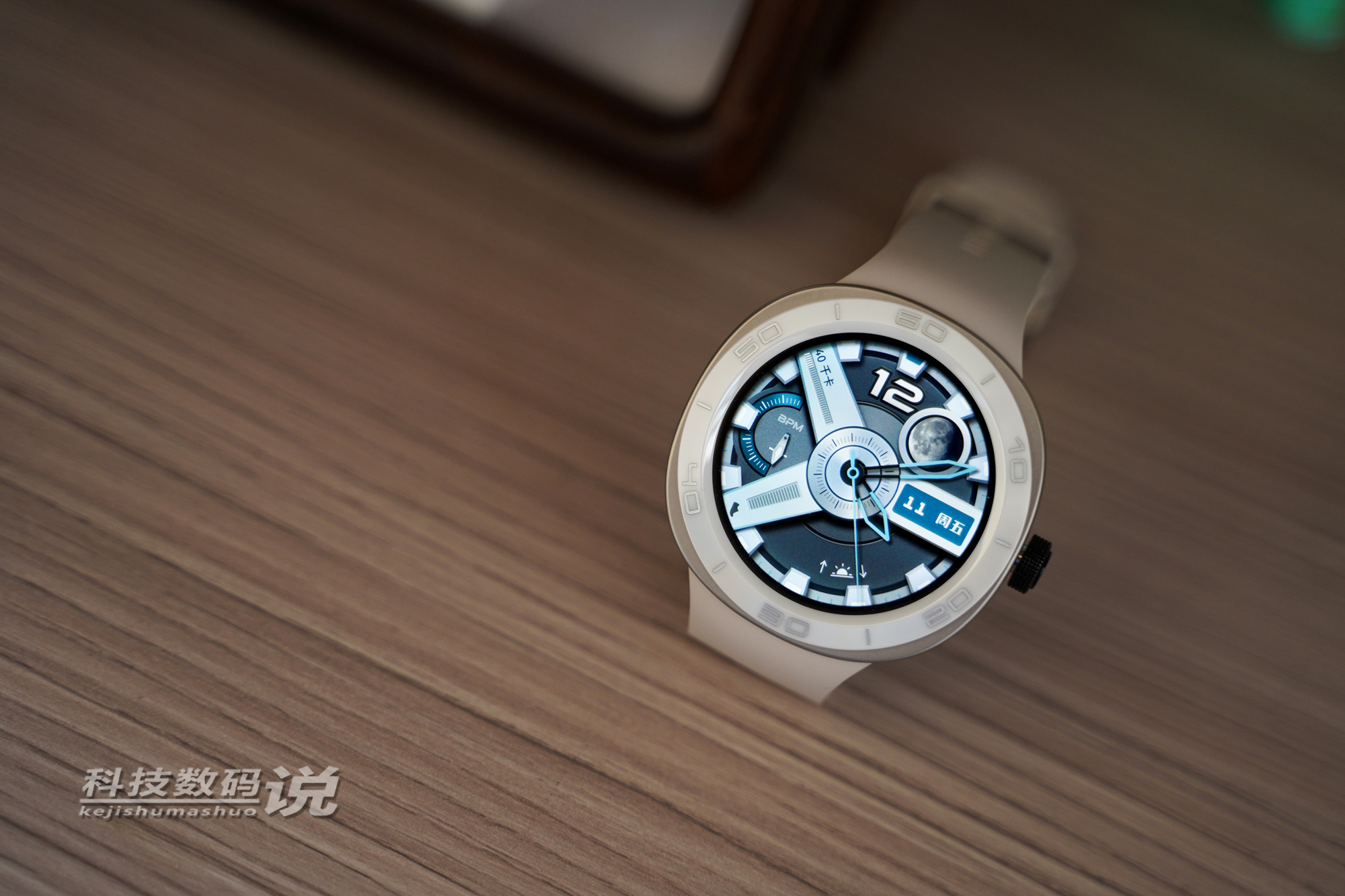 华为watchgtcyber曜金黑评测,现在买华为watchgt还是等新款