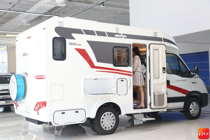 迈巴赫路虎选哪个,路虎迈巴赫多少钱