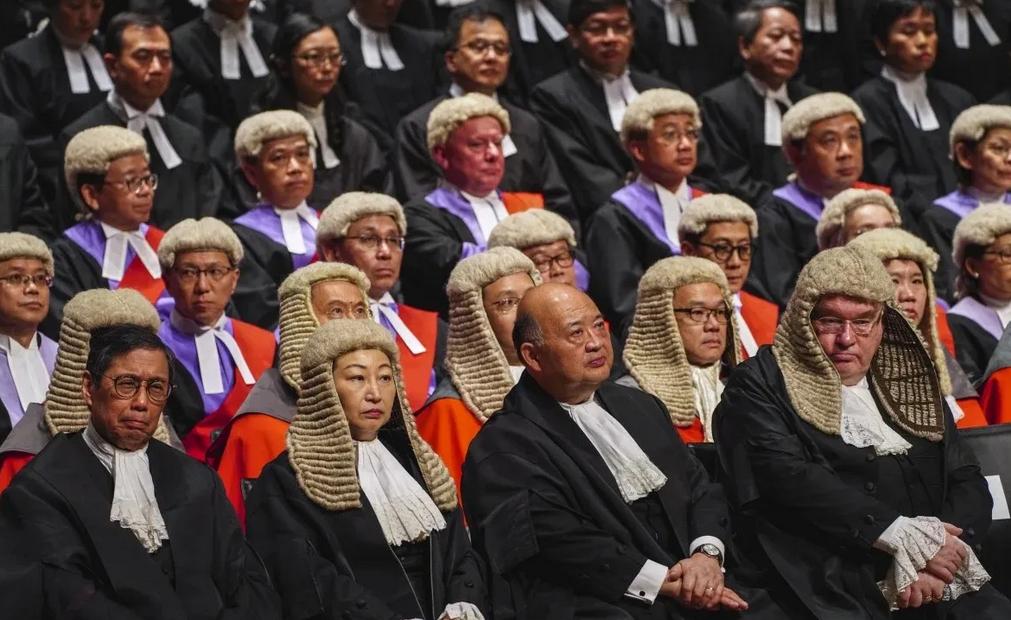 外交部原副部长：97年香港回归前，英国每年从香港拿走上千亿元！