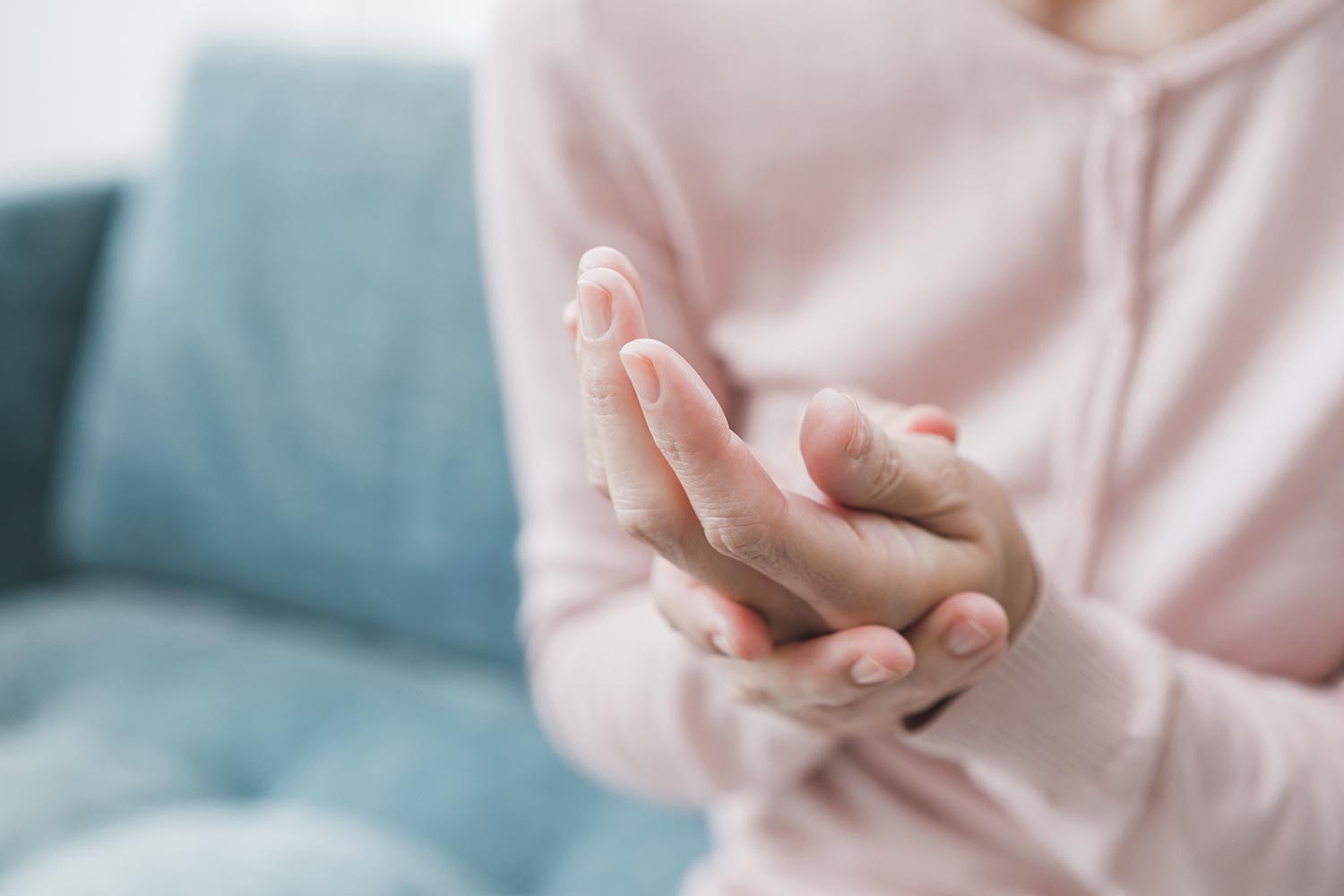 女人更年期手指关节变形长硬疙瘩,更年期手指变化