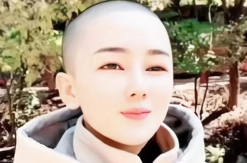 五台山出现浓妆艳抹的尼姑,五台山“尼姑”浓妆艳抹