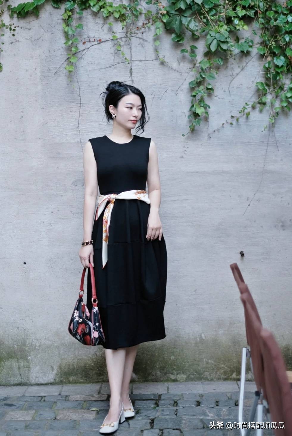 为何你戴丝巾有股浓浓的“大妈感”？*潮学**人这样搭，才够洋气时髦