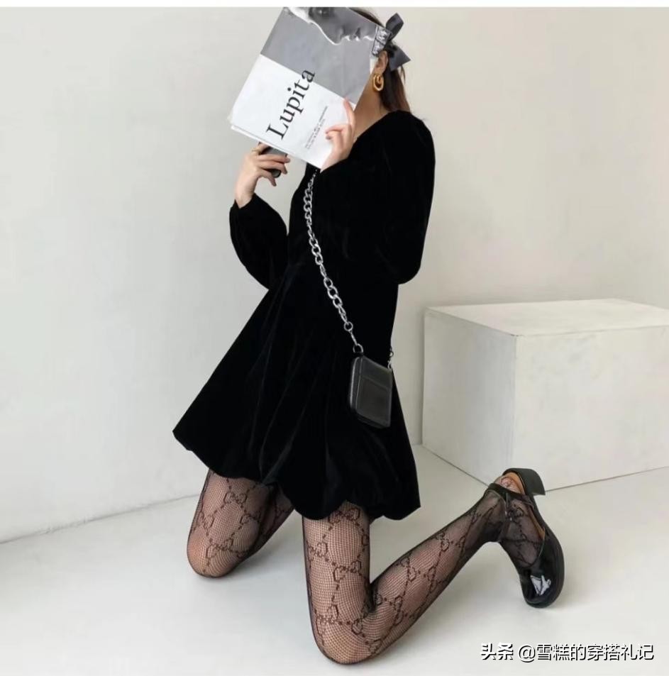 今年流行丝袜颜色穿法,今年最流行的丝袜穿法