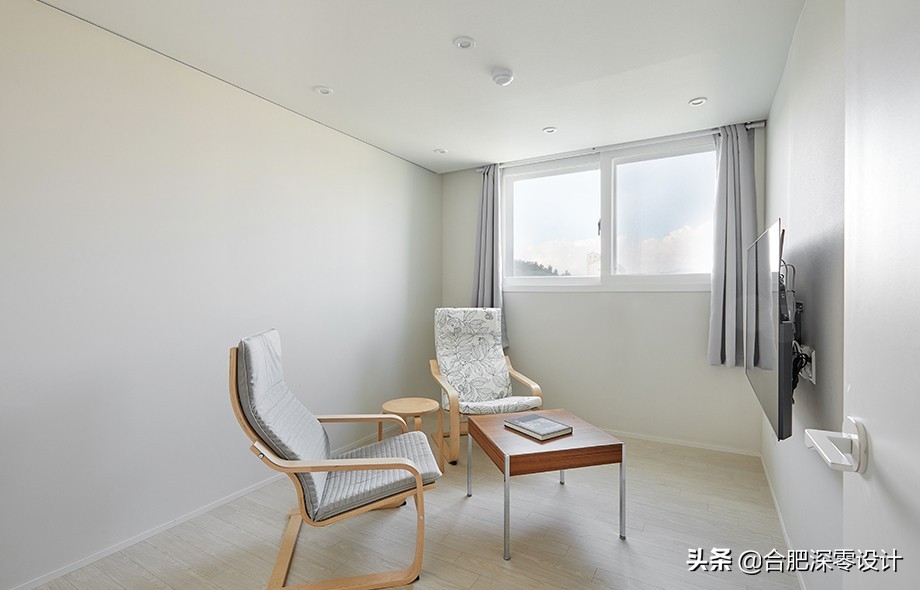 韩国夫妻坚持断舍离，客厅不要电视机设格子柜，124㎡更加清爽