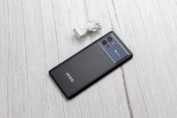 2022年最值得入手的三款旗舰手机,2022几乎零差评的五款旗舰手机