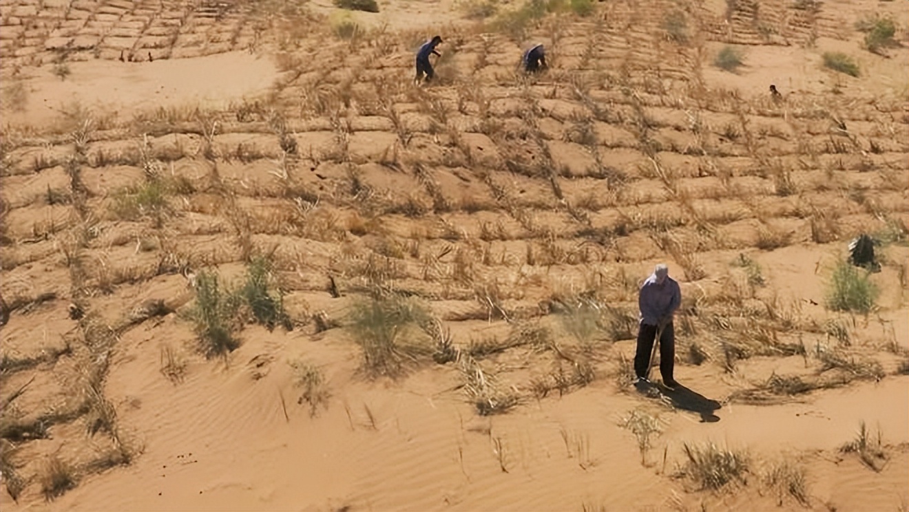 中国哪里的沙漠适合光伏发电,中国沙漠发电量