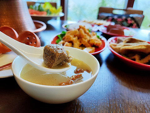 九寨沟悦榕庄住宿,九寨沟跟九寨悦榕庄