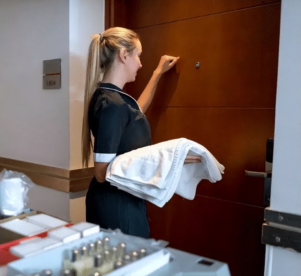 10元人民币和10美元购买力,100人民币和100美元购买力