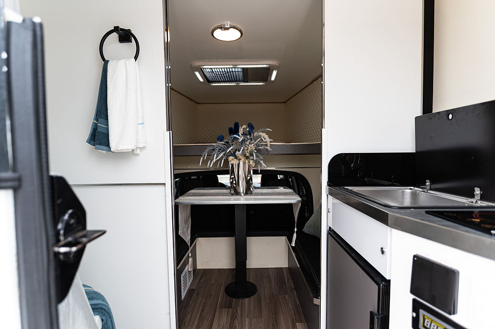 五十铃四驱轻卡房车最新,五十铃四驱柴油版单排硬顶房车