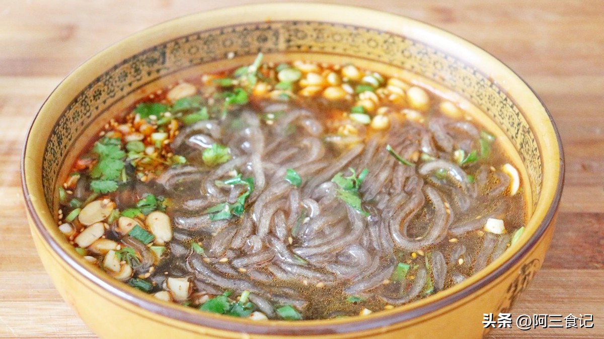 如何把酸辣粉做出特别好吃,学做自制酸辣粉