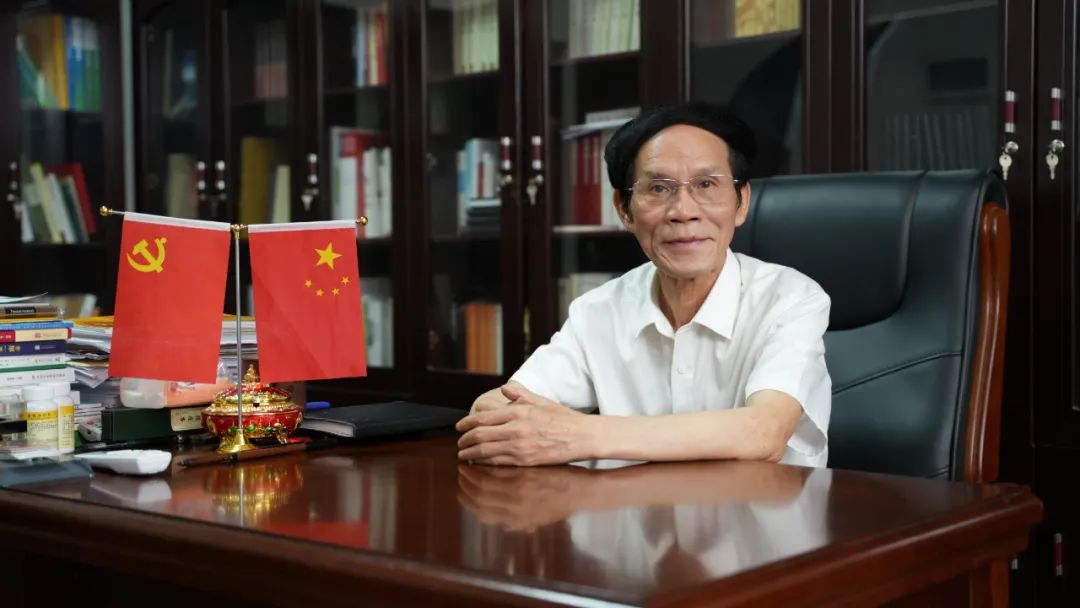 21年厅官、12年村官，朱有志：无论在什么岗位，千万不要高高在上，把自己当做官，这样你会很痛苦