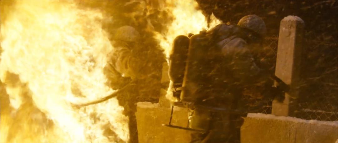 为何尘封72年?徐克发挥什么特长?美军死去士兵那瓶酒有何隐喻?