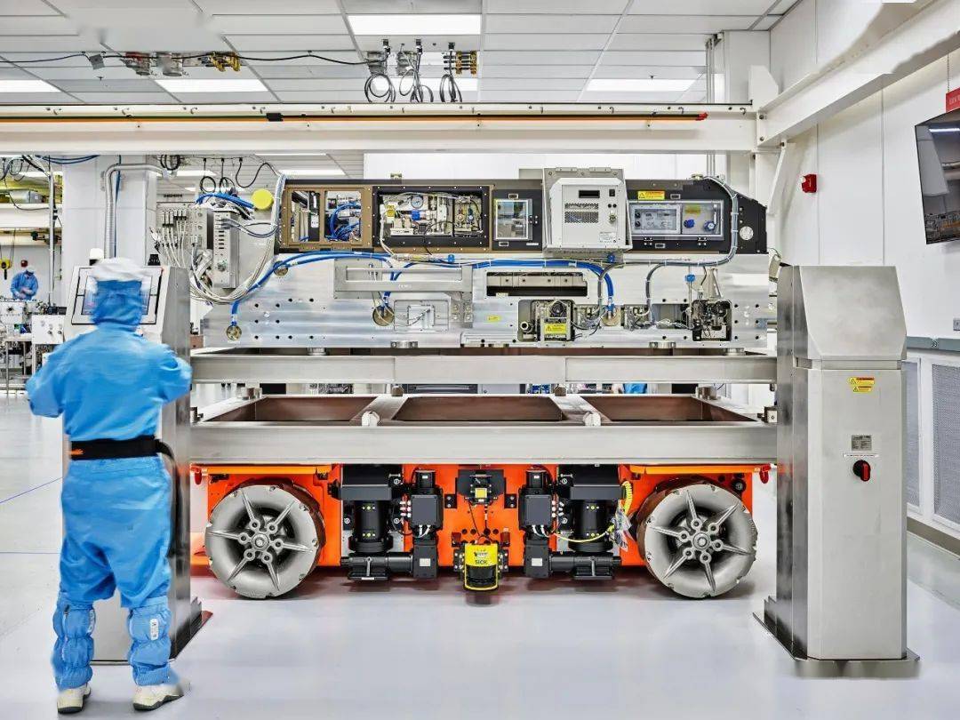 中国荷兰芯片光刻机最新进展,中国引进荷兰光刻机最新消息