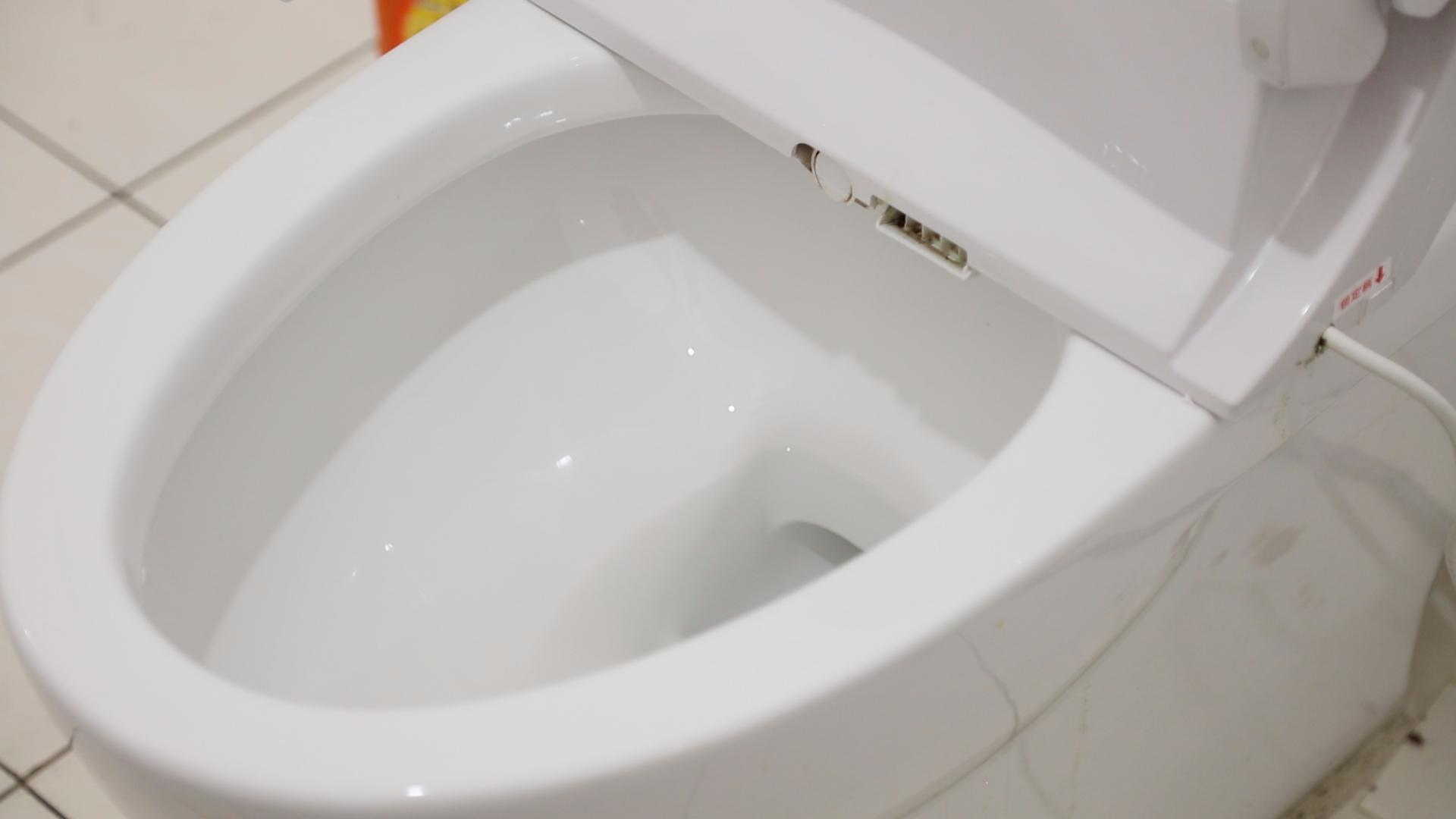 马桶的虹吸式和直冲式哪个好,马桶移位20cm用直冲式还是虹吸式