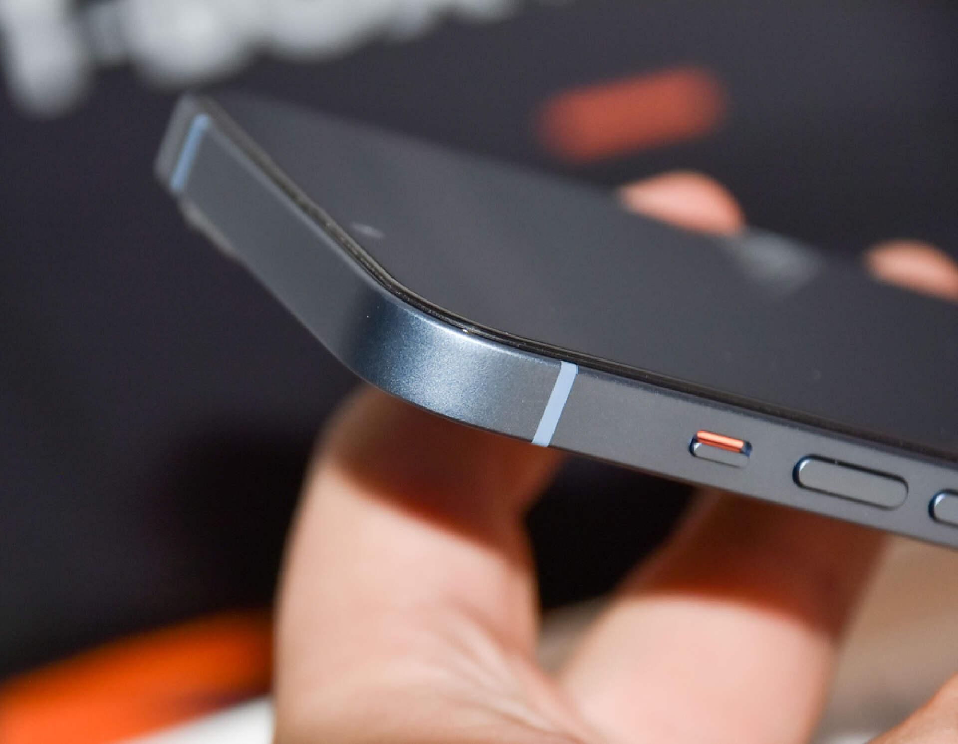 图拉斯iphone14贴膜,苹果图拉斯钢化膜值得买吗