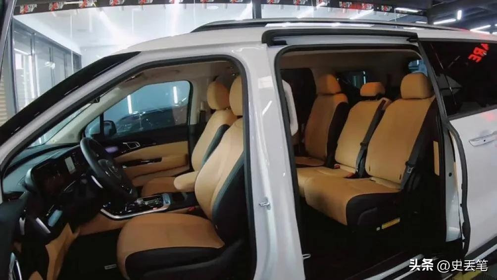 越南土豪极奢淫欲，有3个老婆、7位*妇情**，人称现代韦小宝