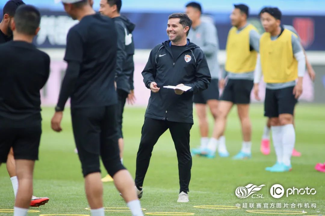 青岛海牛vs青岛西海岸赛前发布会,青岛海牛主场迎战浙江队