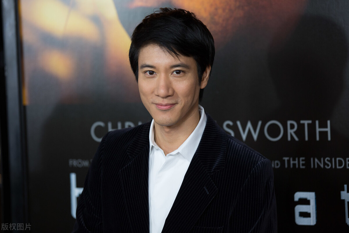 娃哈哈和酒杯碰杯图片,中国前首富娃哈哈