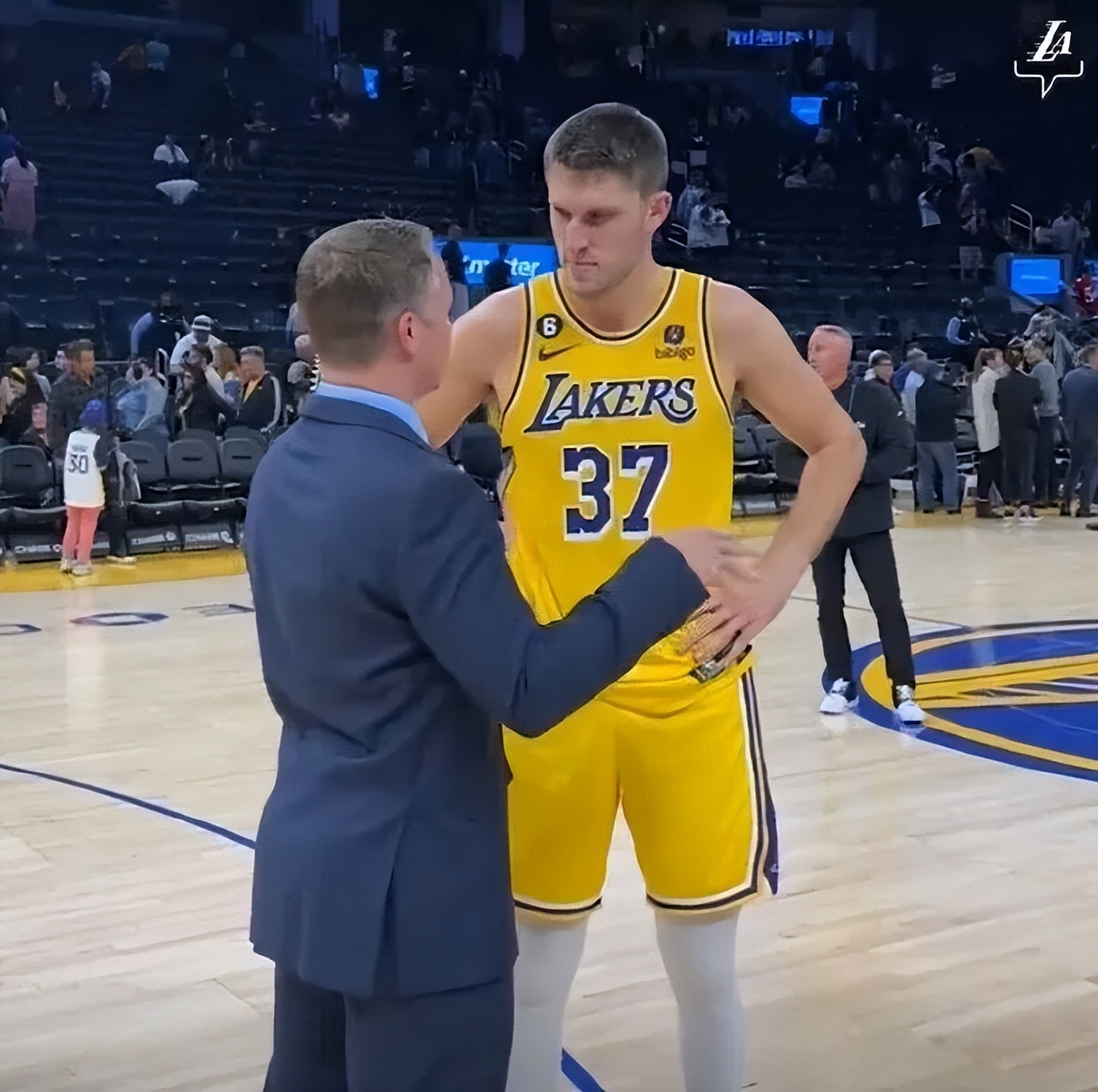 詹姆斯儿子签约耐克合同,耐克给詹姆斯16亿美元的终身合同