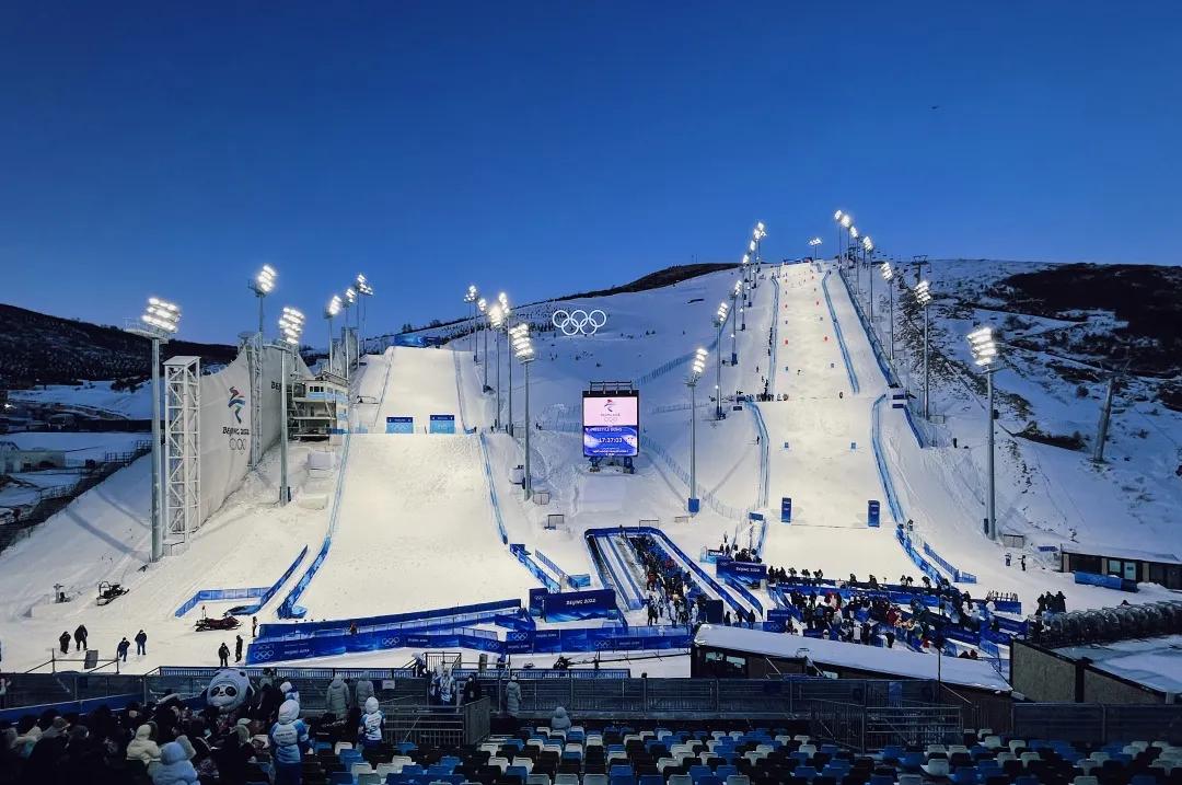 冬奥精彩瞬间集锦解说,冬奥闭幕式精彩瞬间康辉