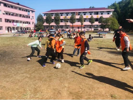 双减落地开花校园绽放澎湃活力,双减如何在中学落地