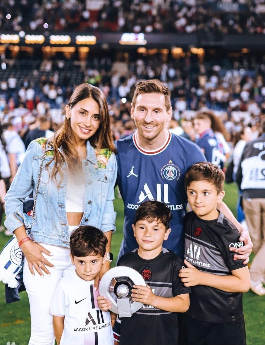 为足球不顾一切,为足球而生唱歌