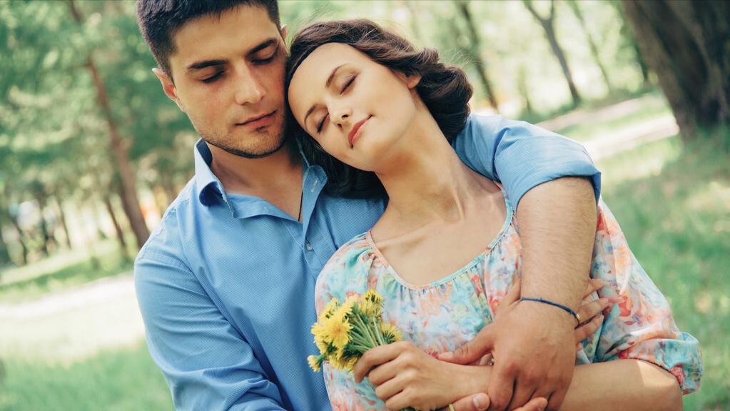 恋爱中男朋友找你借钱你怎么办,男朋友买车找你借钱是什么心态