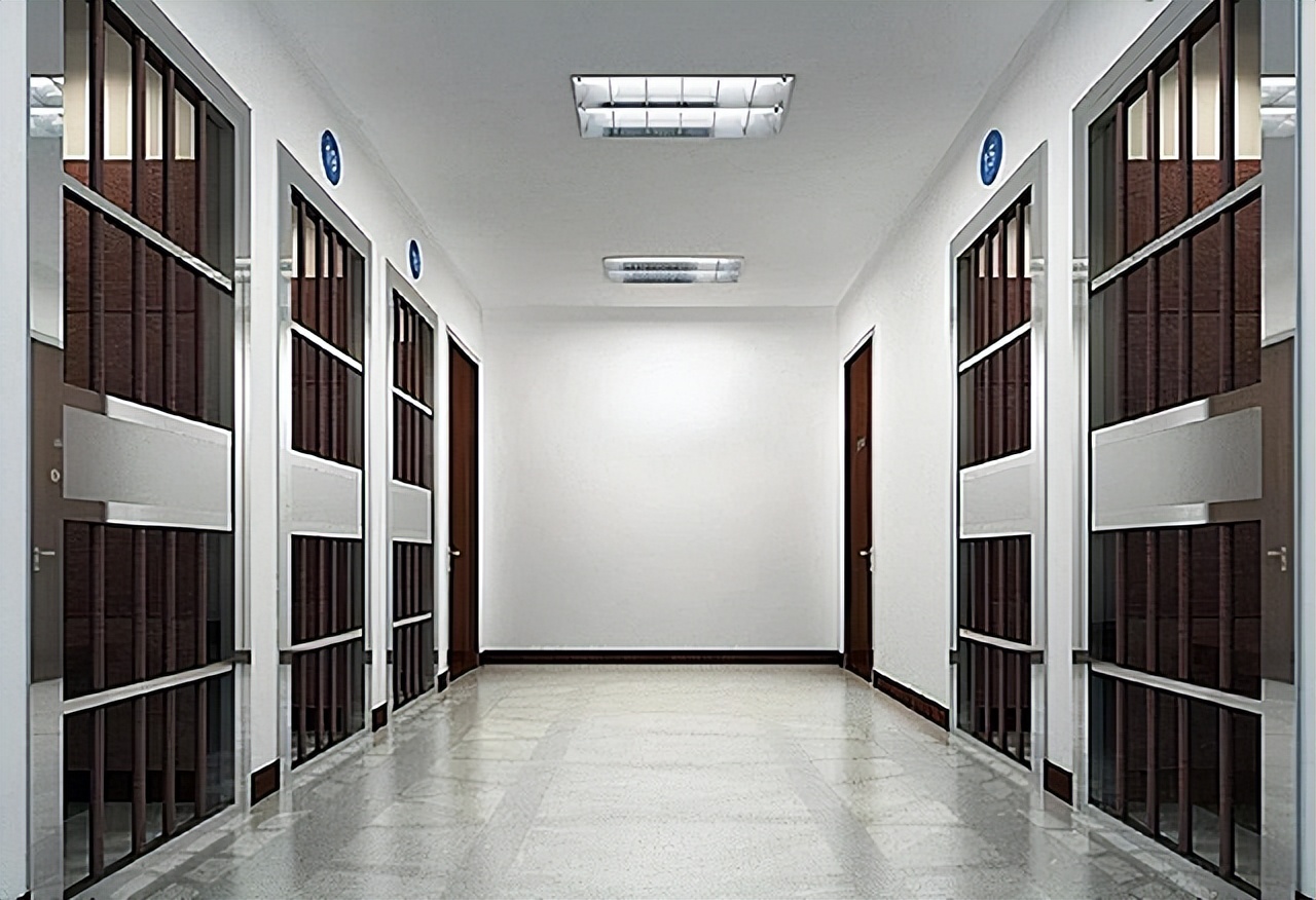 俄罗斯黑海豚监狱越狱,俄罗斯黑海豚监狱在哪里