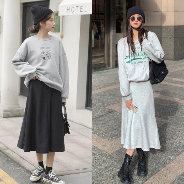 今年流行卫衣半裙时髦减龄有气质,大码卫衣搭半身裙宽松慵懒风