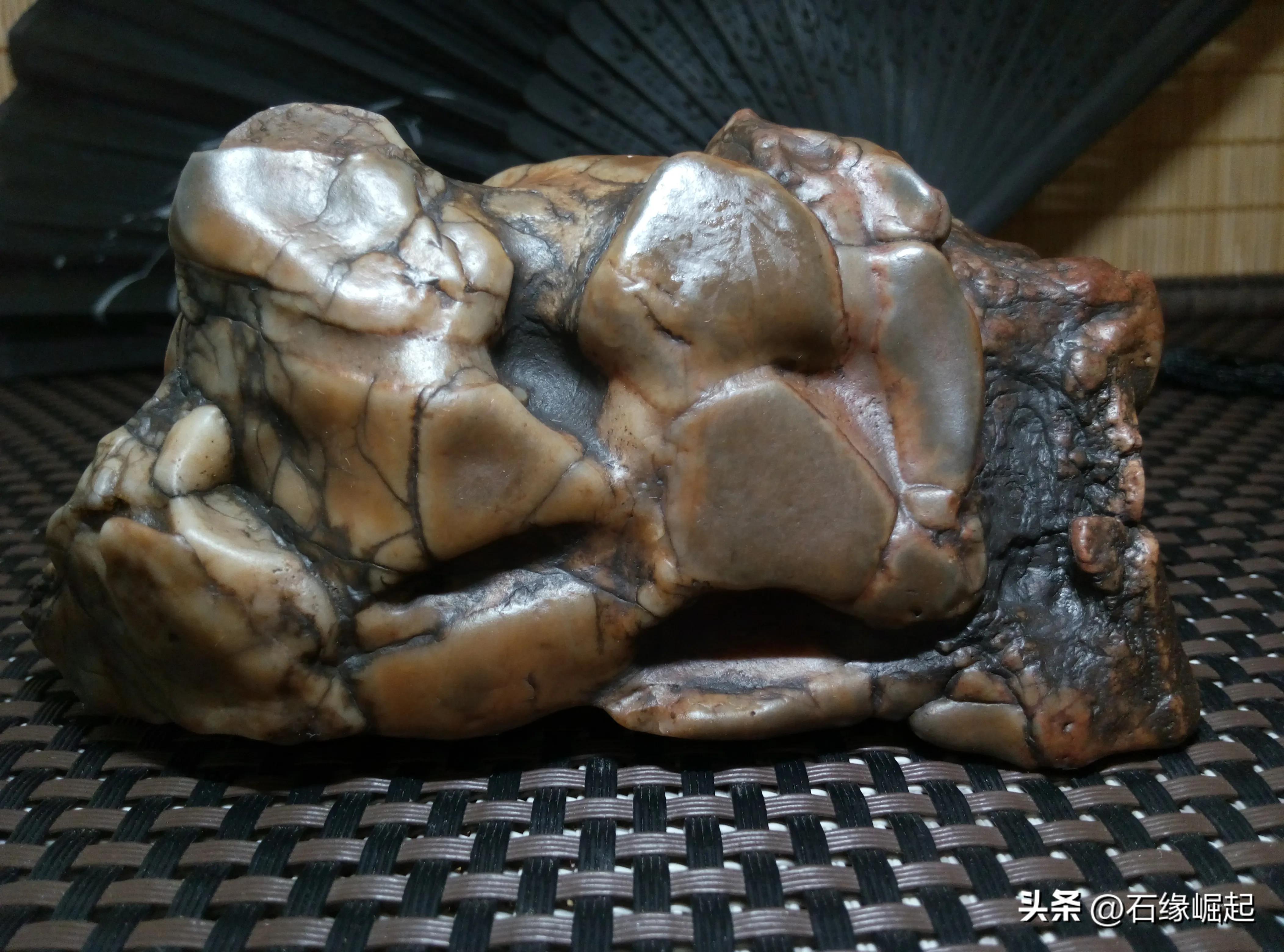 什么样的石头称为奇石,什么样的石头才是玉石