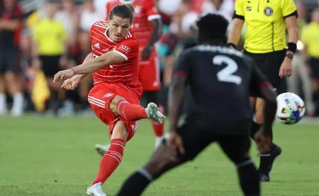 今日头条热议榜,黄潜vs拜仁莱万