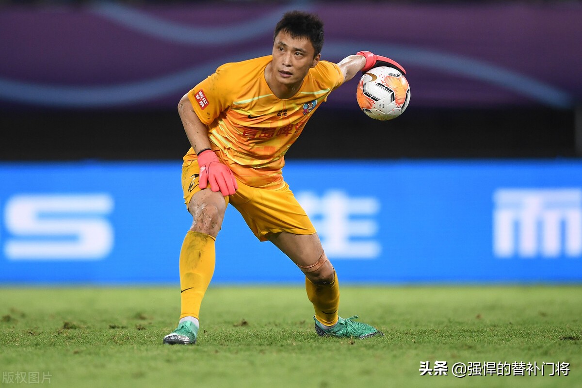 中甲1米96门将,1米49的门将