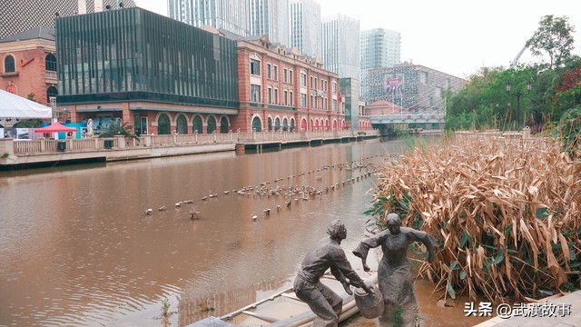 楚河汉街和粮道街哪个更值得去,楚河汉街值得打卡吗