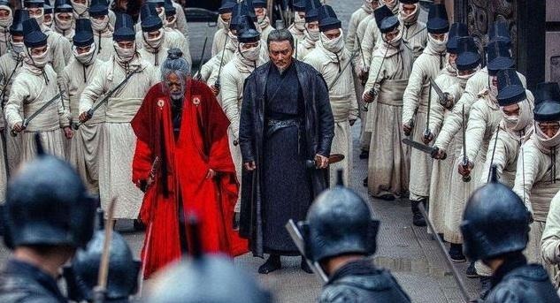 曹操为什么叫乱世之枭,曹操被世人誉为什么