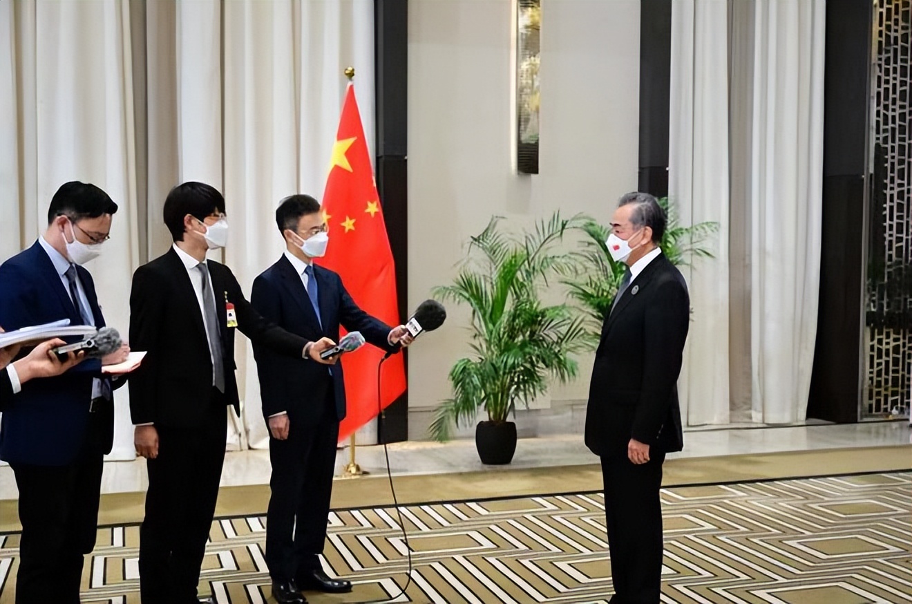 缇庝縿瀵规姉鍐茬獊鍗囩骇,缇庝縿瀵规姉鍗囩骇鍐锋垬鏃舵湡