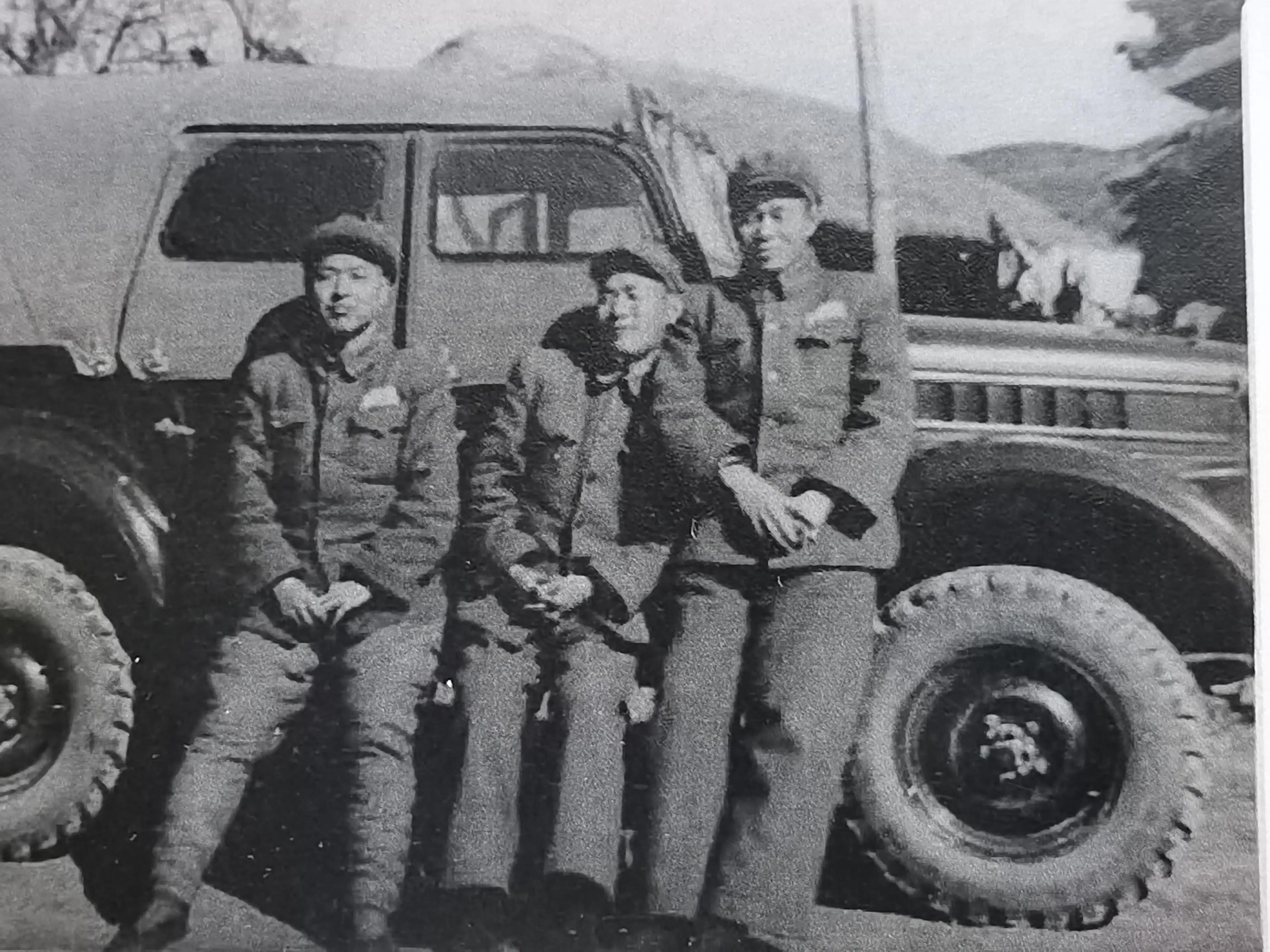 他18岁参加八路军,三次在战场上差点牺牲,后成为开国上校