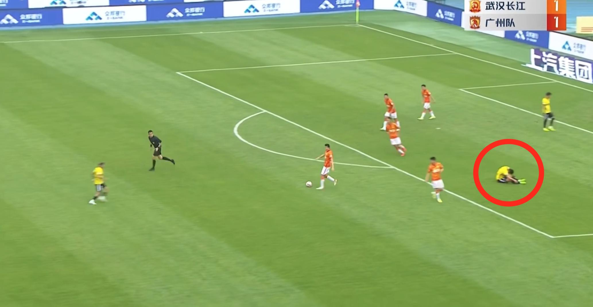 中超搞笑名场面踩单车,中超足球单刀高能集锦