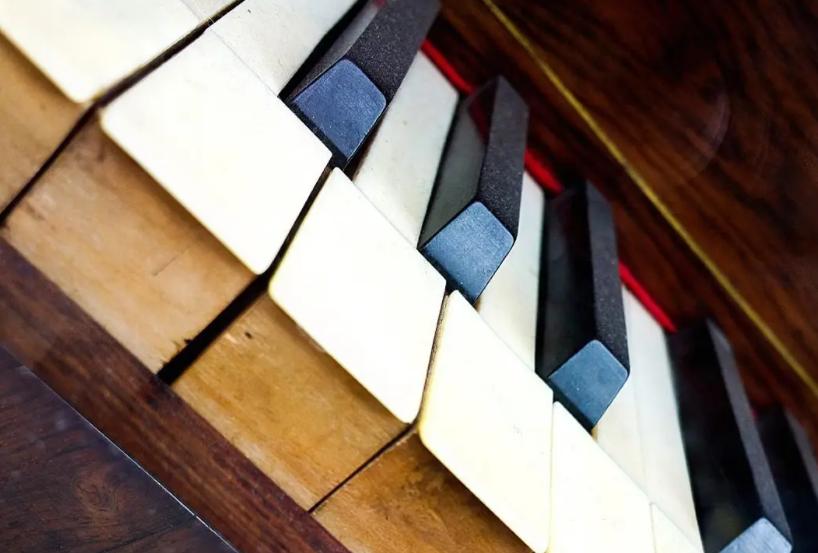 回收二手钢琴费用,闲置旧钢琴回收价格一般多少钱