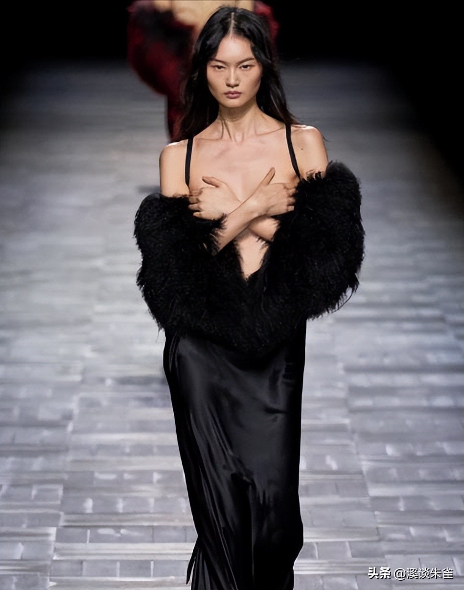 “一丝不挂”还不知廉耻！内娱为艺术献身的流氓真相，该打破了